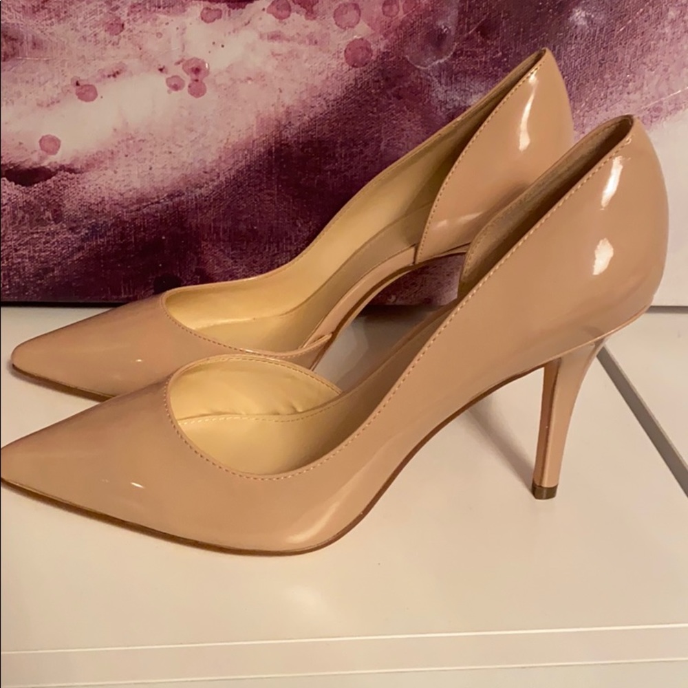 Nine West size 10 nude pumps
